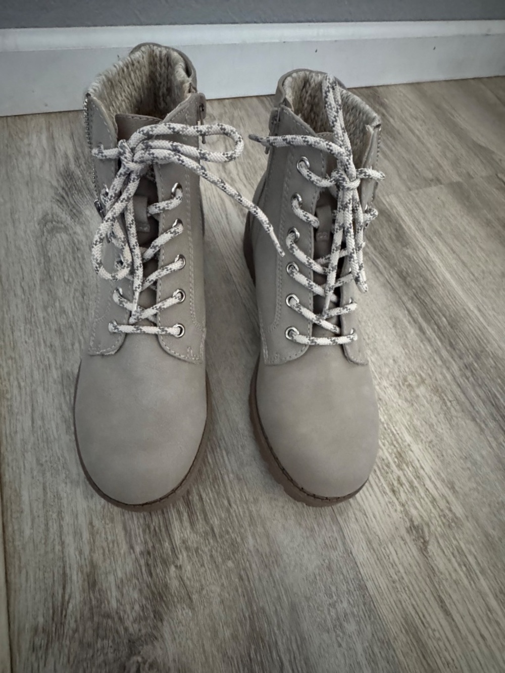 JellyPop Memories Lace up Boots Light Grey Size 10M NEW - Picture 3 of 14
